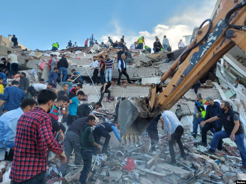 Fotoğraflarla İzmir Depremi