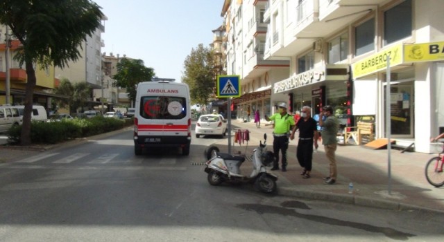 Manavgatta otomobil ile motosiklet çarpıştı: 1 yaralı